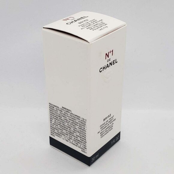 Chanel No.1 de CHANEL Red Camelia Revitalizing Foundation BR152 - Picture 3 of 4
